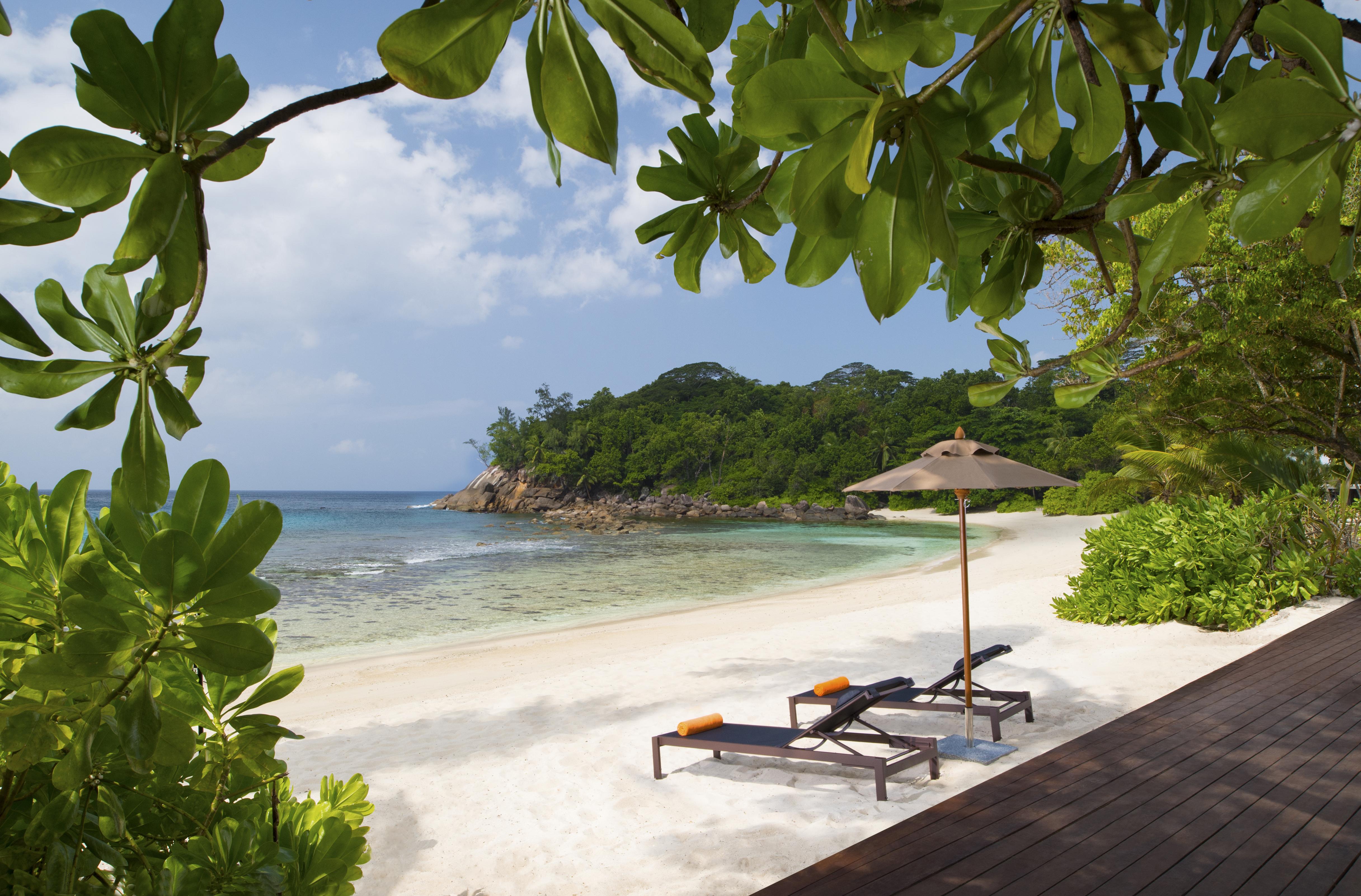 Avani Barbarons Seychelles Resort Grand Anse  Exterior foto