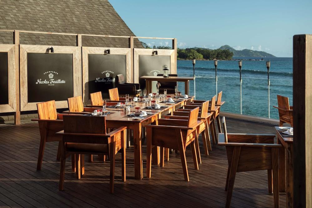 Avani Barbarons Seychelles Resort Grand Anse  Exterior foto
