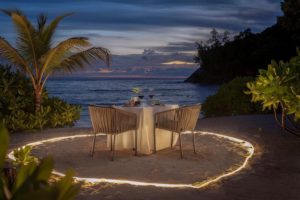 Avani Barbarons Seychelles Resort Grand Anse  Exterior foto